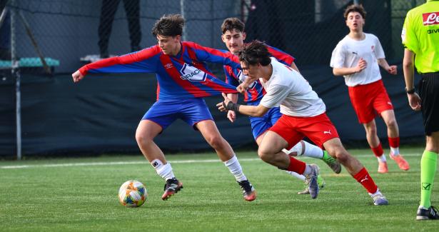 Tutto lo spettacolo del Derby del Lambro: le voci degli allenatori e i migliori scatti della gara
