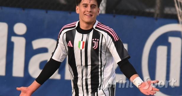 Under 16 &bull; Torino-Juventus: Il Toro prova a sorprendere, ma una Juve imbattibile porta a casa anche il derby di ritorno. In foto Salvai