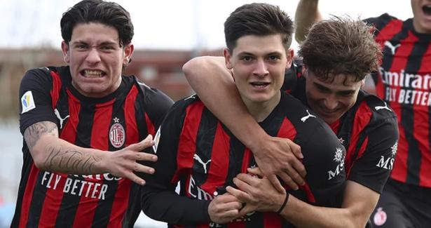 Segna un gol dopo 33 secondi ma poi si fa raggiungere: Milan, &egrave; un pareggio da amaro in bocca