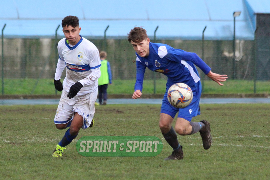 Sala e Kamal si contendono la sfera
