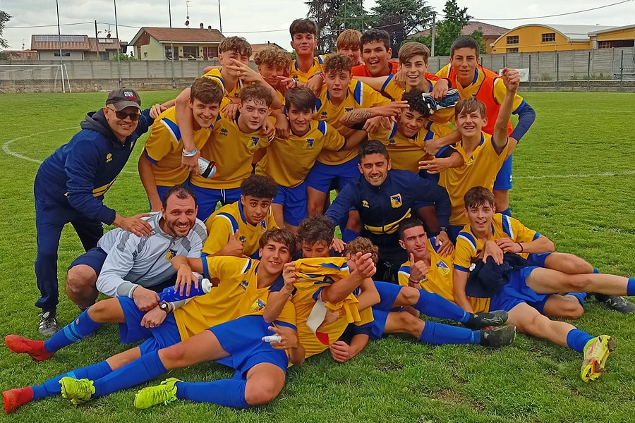 I ragazzi del Turricola in festa dopo la vittoria