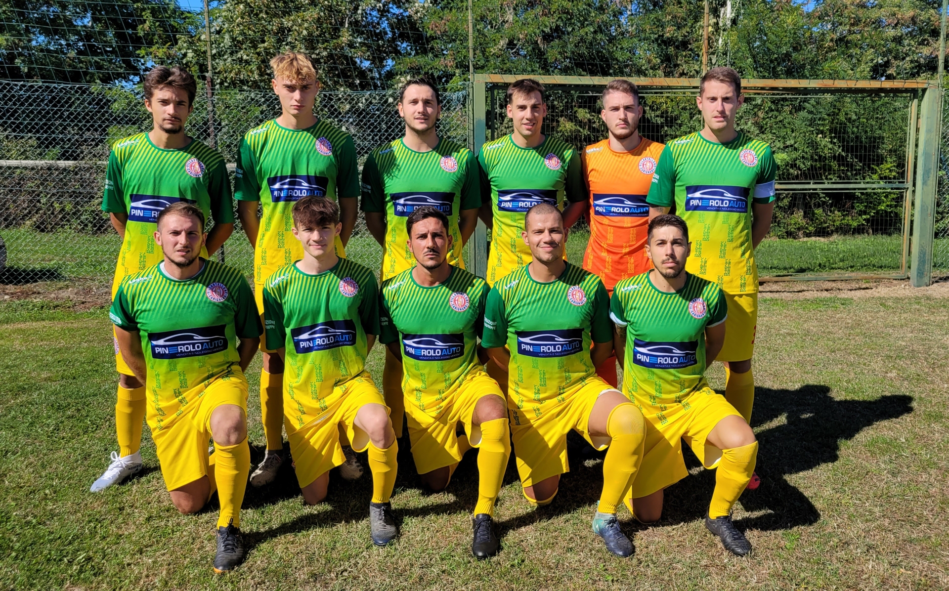 L'undici iniziale del Villastellone sceso in campo contro l'Azzurra: la partita è terminata con il punteggio di 1-1.