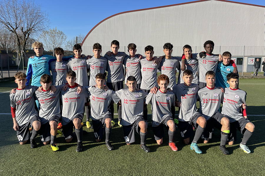 Foto di rito per i ragazzi del Caravaggio