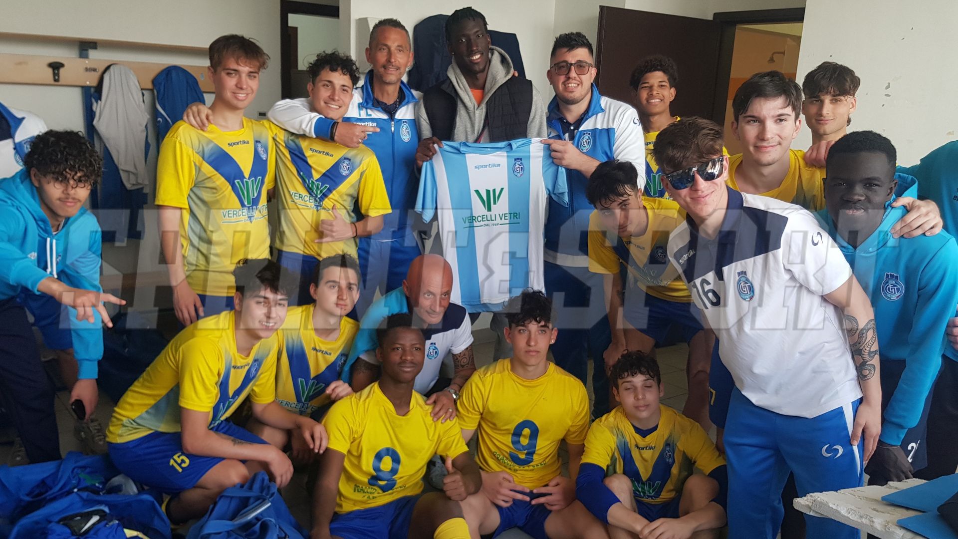 UNDER 19 LG TRINO MAGLIA REGALATA A COLI SACO