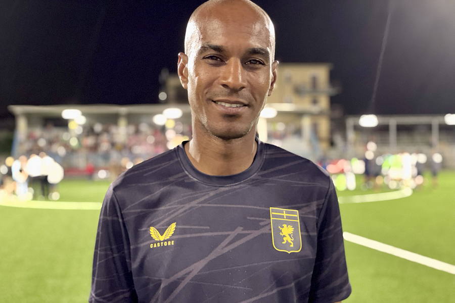 L'allenatore del Genoa Under 16 Abdoulay Konko, ex giocatore anche di Juventus, Lazio e Atalanta.