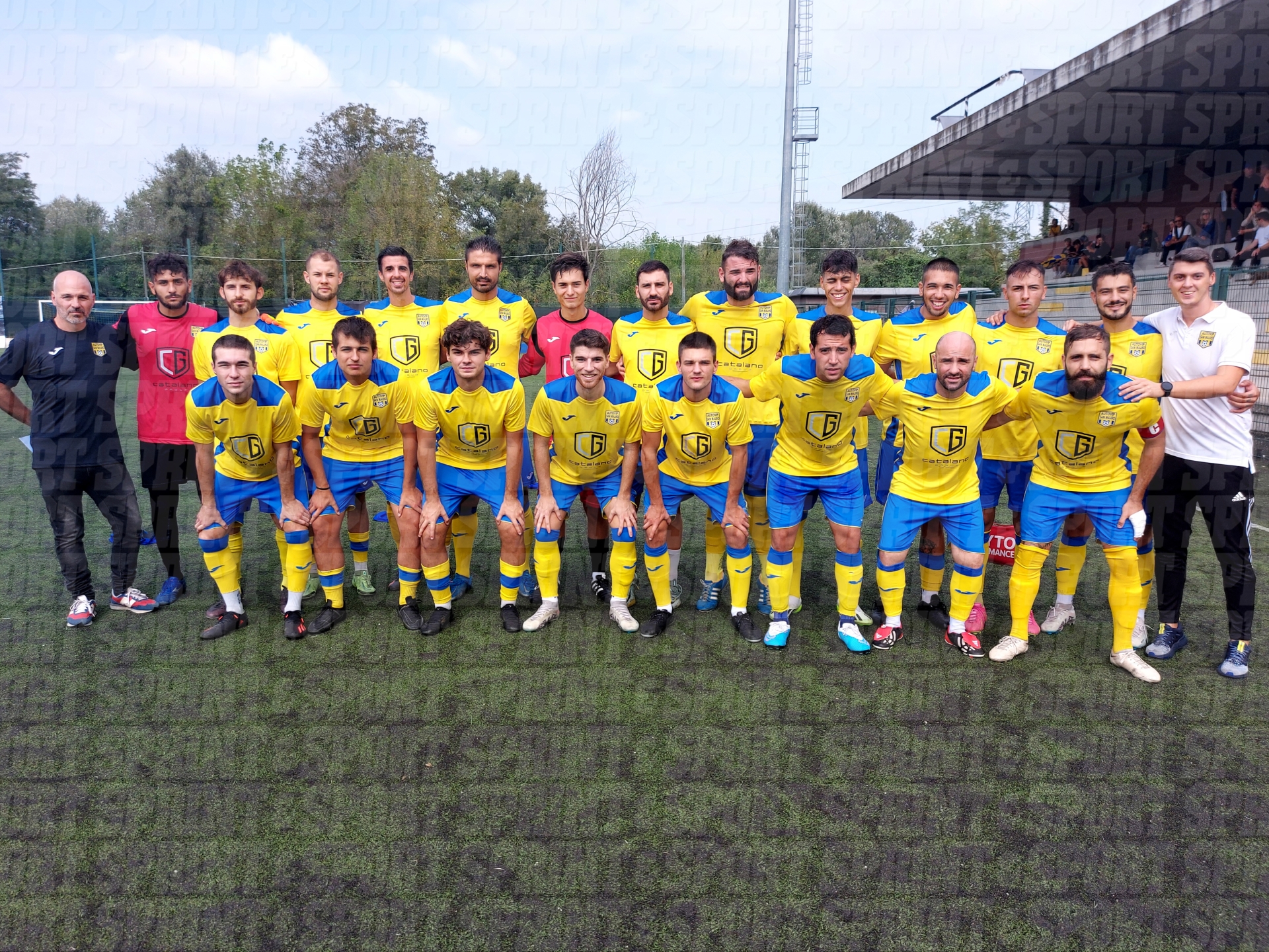 La foto di squadra dell'Autovip San Mauro