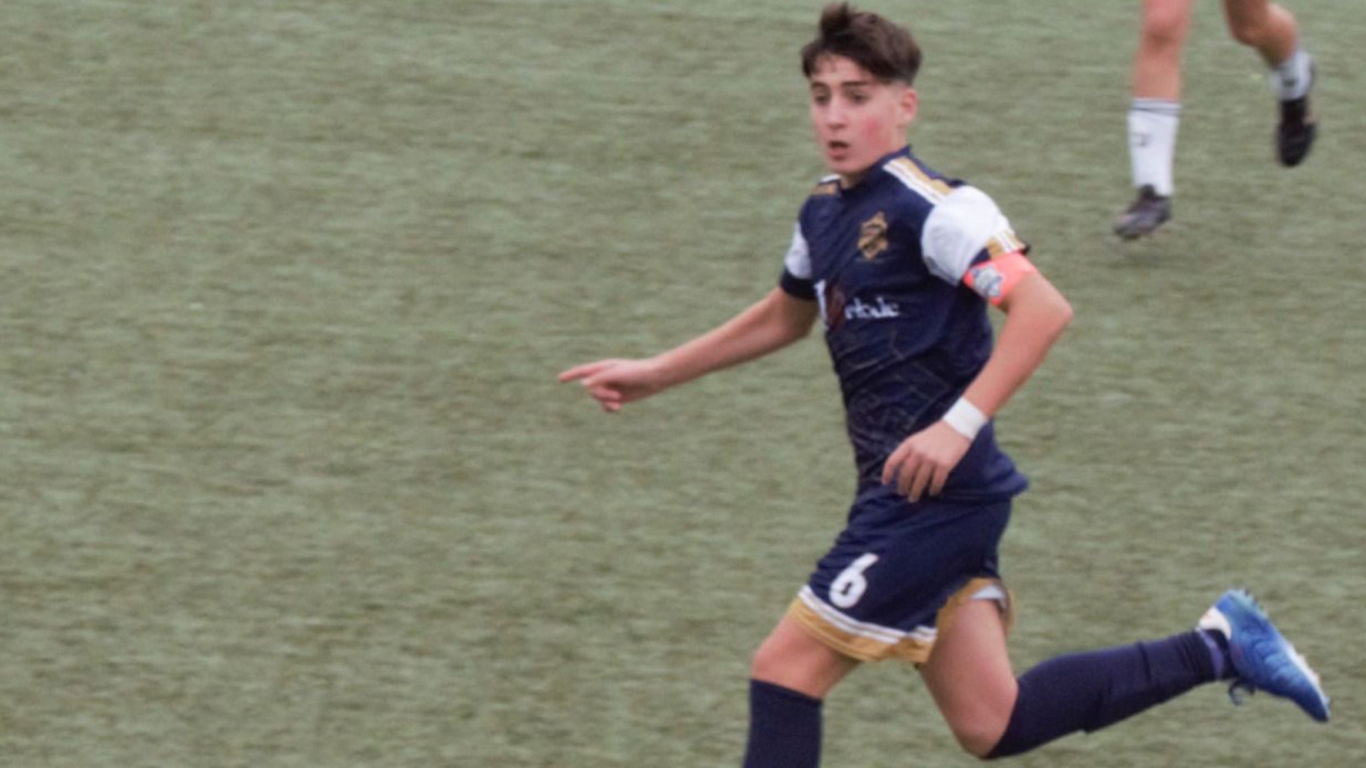 Capitan Ettore Pansini con la casacca del Vinovo Sport