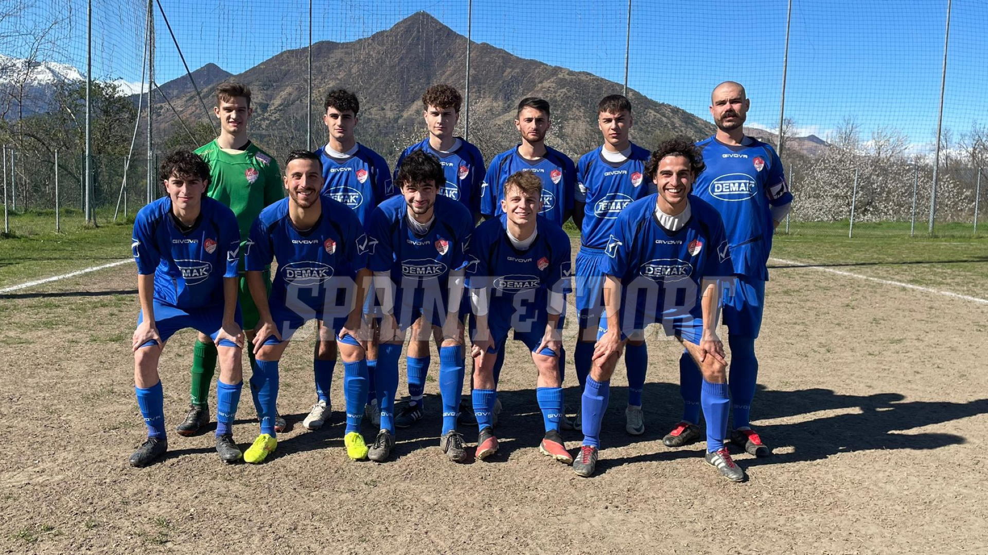 Foto di squadra del Rosta