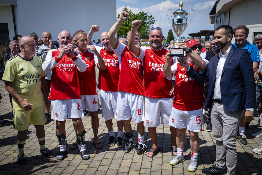La premiazione dell'Arsenal al Memorial Sadocco