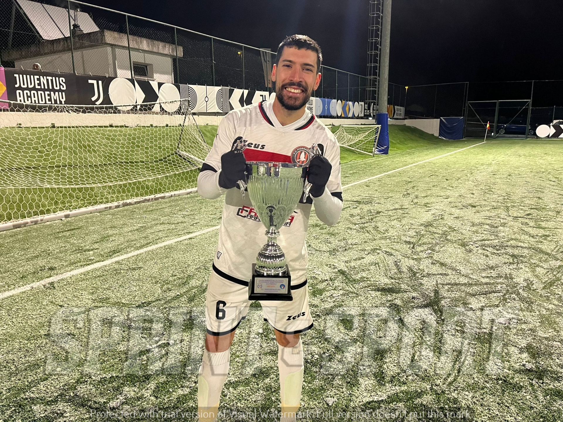 Mereu con coppa Piossaschese