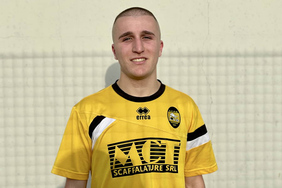 Matteo Arti prova a dare più spinta all'Acos nella ripresa.