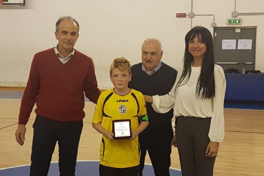 Mattia Tramuto (Insubria) miglior giocatore premiato da Daniele Parolo e Secondina Sandri