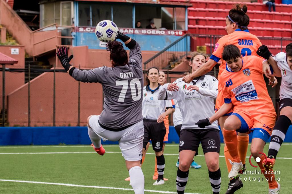 Il gol di testa allo Spezia, il 'clic' di Caterina Bargi (foto Ramella Fazzari fotografia)