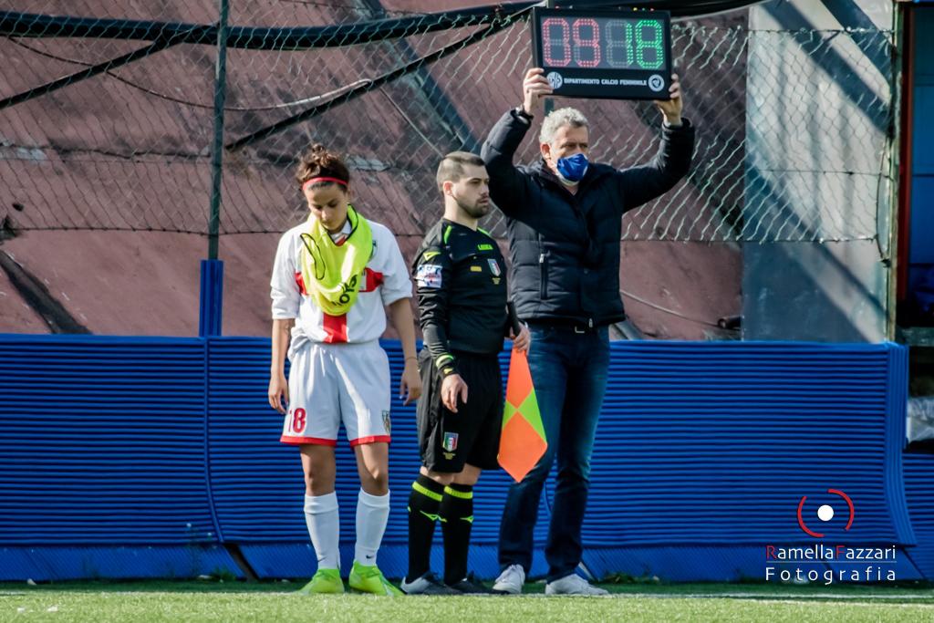 Il momento del ritorno in campo di Caterina Bargi contro l'Independiente (foto Ramella Fazzari fotografia)