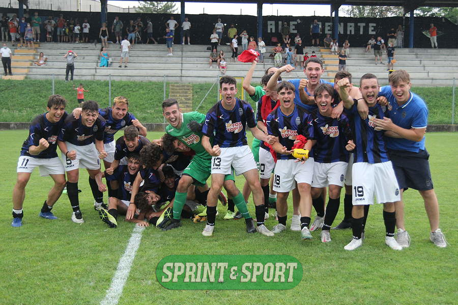 Renate-Pergolettese Under 17: l'esultanza delle Pantere dopo il fischio finale